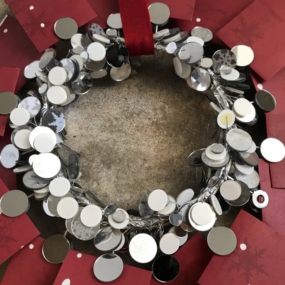 Starbucks Coffee In Store 2007 Holiday Wreath With Felt Hanger and Metal Hook - Picture 5 of 7